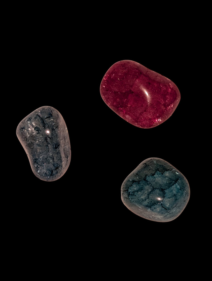 Dyed Crackle Quartz
